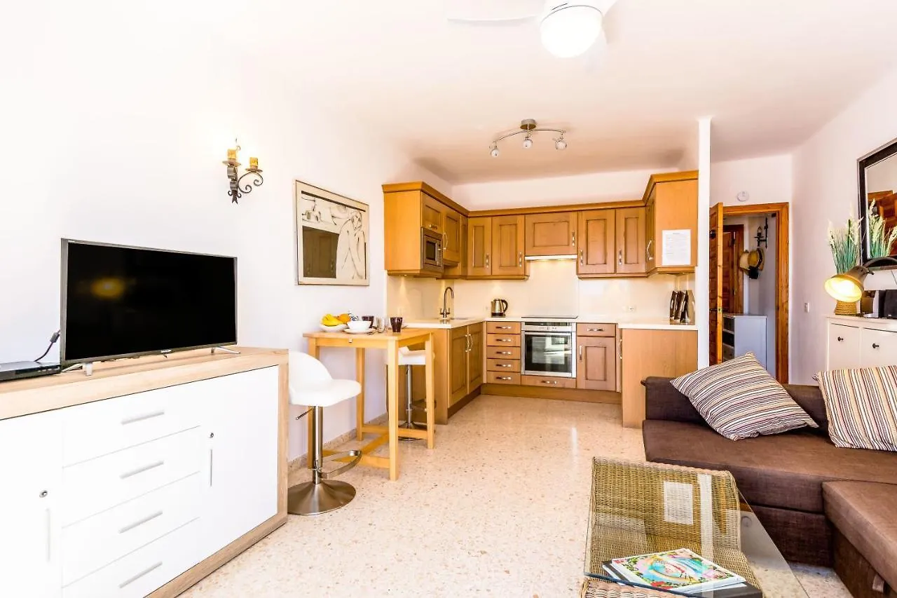 Las Palmas 17B Oasis Properties Nerja Apartment