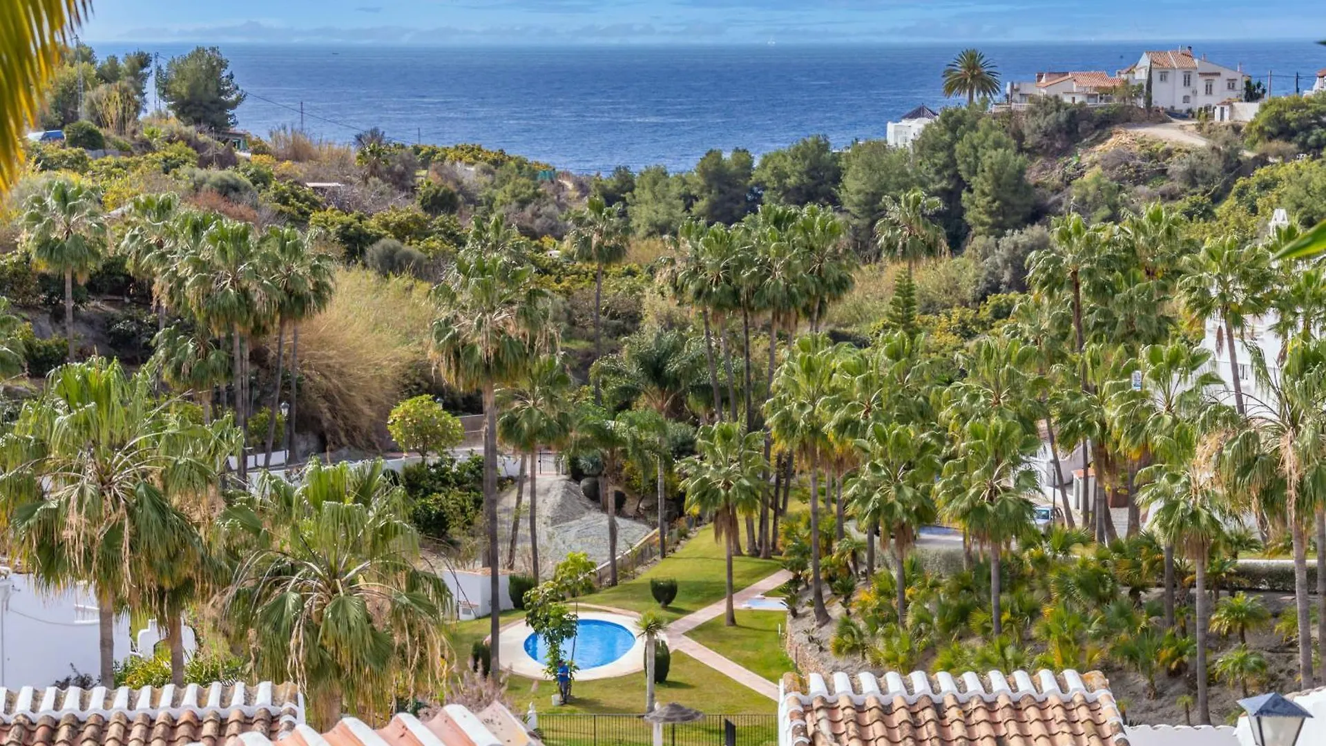 Las Palmas 17B Oasis Properties Nerja Spain
